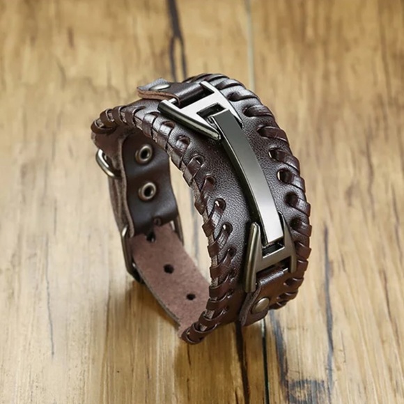 Genuine Men’s Wide Band Leather Bracelet - Picture 3 of 11